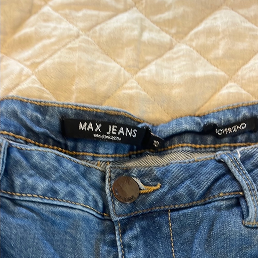 Max Jeans Boyfriend light blue denim..
